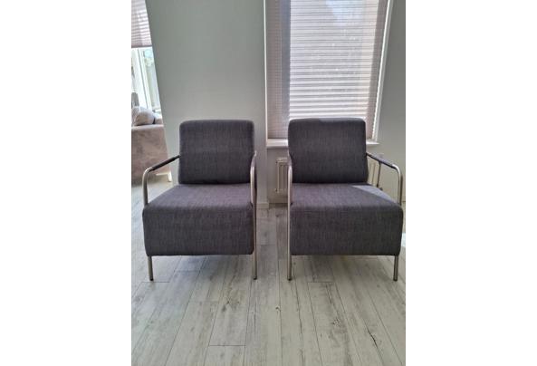 2 grijsblauwe stoelen - 1c47a960-5a47-4237-9115-724e4078b773
