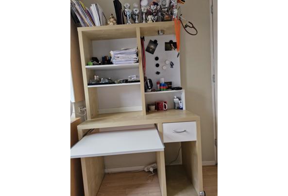 Bureautje met uitschuif plank - 20251227_110228