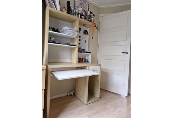 Bureautje met uitschuif plank - 20251227_110238