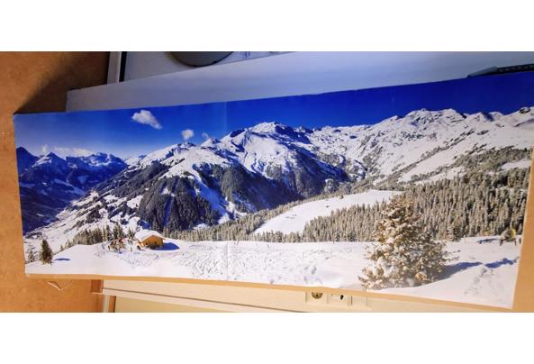 Mooie achterwanden voor Winter/kerstdorp Kunststof afmeting  160 x 60  2 stuks. - 20260211_155555~3