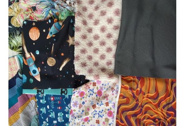 Stalen van kwalitatieve mode stoffen op te halen - IMG_3631