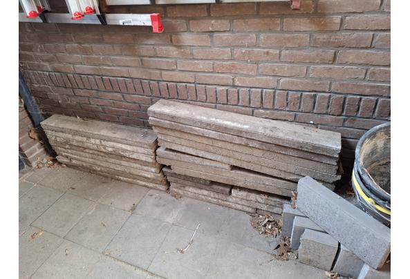 Betonklinkers en opsluitbanden - 17802453892768100501844381312423