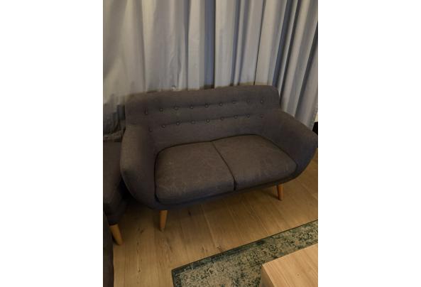 Grijze stoffen tweezitter - D74DAC50-C123-466D-A258-FAED34BF73B0_1_105_c
