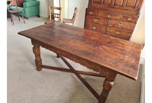 Eettafel engels antiek eiken + 3 antieke stoelen - 20230903_122603