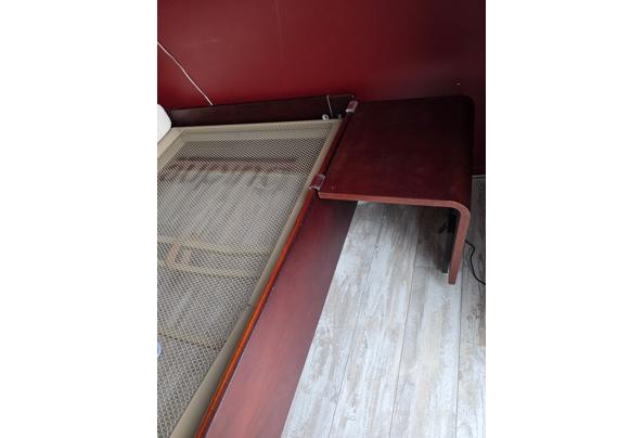 Auping bed ombouw (mahonie) met 2 spiralen en 2 auping matrassen en 2 auronde tafeltjes   - 20260124_102638-Auping3