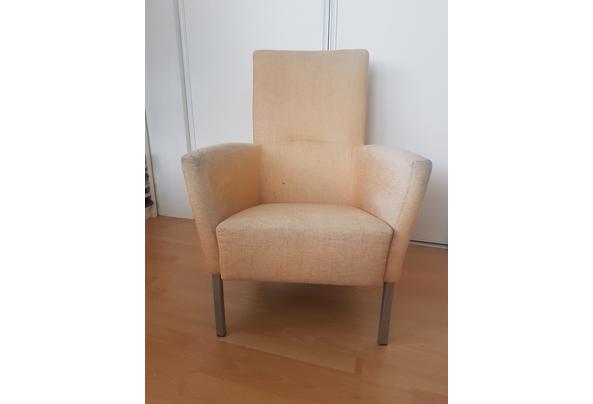 2 crème kleurige, zachtgele design fauteuils - 20220926_094612
