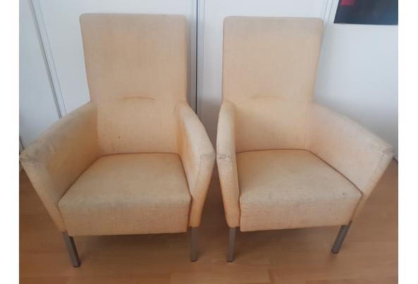 2 crème kleurige, zachtgele design fauteuils - 20220926_094831