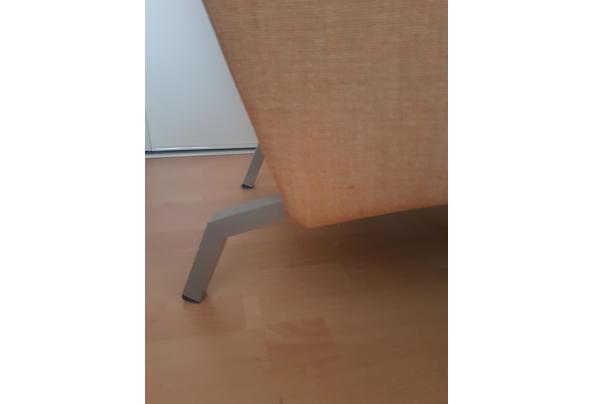 2 crème kleurige, zachtgele design fauteuils - 20220926_094909