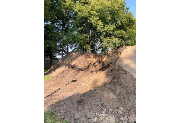 1 tot 90 KUUB zwart zand / grond / aarde op te halen in VALKENSWAARD - WhatsApp-Image-2025-09-27-at-16-31-35