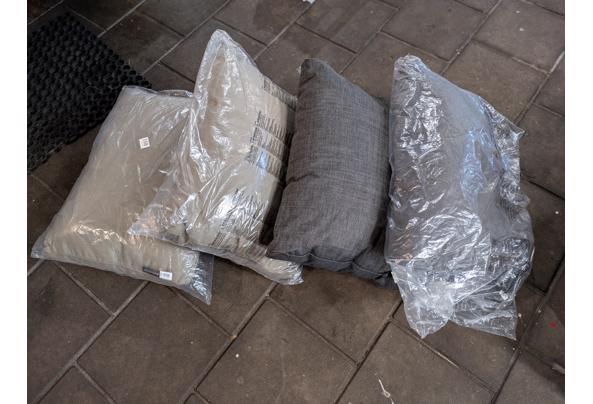 4 lounge kussens nieuw - PXL_20260222_122200848