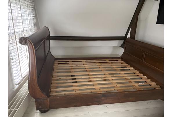 Prachtig, solide antiek houten bed  - IMG_4272_639025974675011523