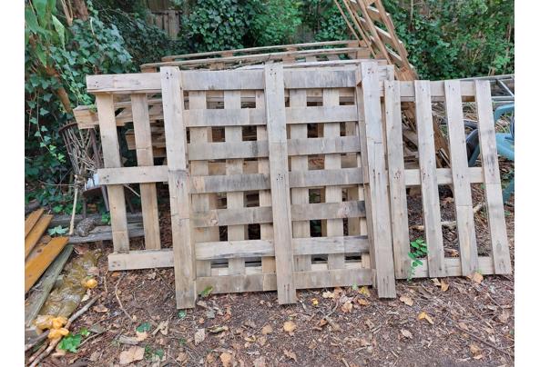 Gratis pallets af te halen in Amersfoort  - 20230730_152108
