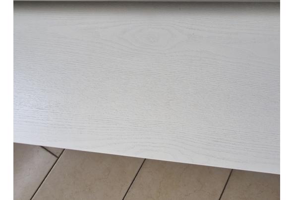 Witte salontafel, nu in gebruik als tv kast, aangeboden - 20260202_143709