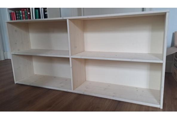 Lage boekenkast, ook voor elpees - lage-boekenkast