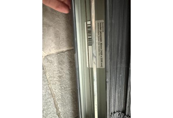 Zwarte houten lamellen - IMG_2348