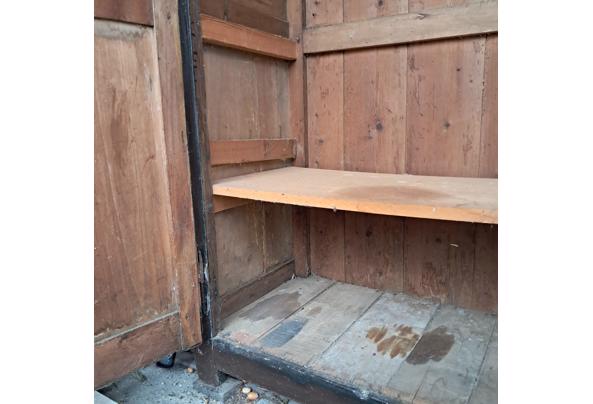 Vintage kast. Heeft buiten onder afdak gestaan. Is nog stevig. - 20251115_145807