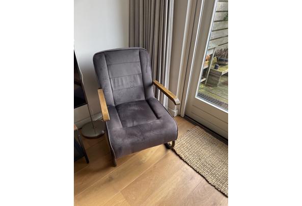 2 stuks fauteuil met houten leuning en stalen frame - IMG_1028