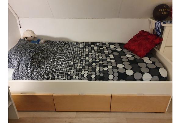 Één persoons bed met drie onderlades, inclusief matras - 20220113_183841