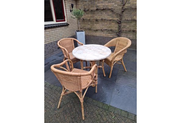 Tafel en 3 stoelen - 20251214_120620