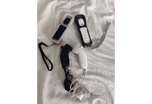 Cords and remotes Nintendo Wii  - 17359107320565708719538631159353