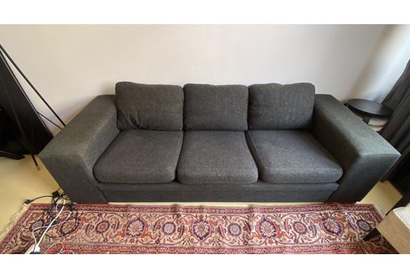 2 gratis sofas - e3a2db70-4733-4abe-b77c-0962a0a21b1b
