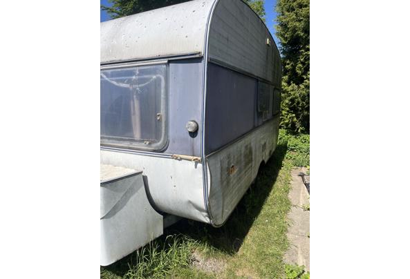 Oude caravan misschien nog te verbouwen voor een festival ofzo?!.. - IMG_5016