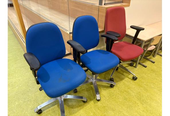 10 gebruikte bureaustoelen - WhatsApp-Image-2025-11-11-at-13-05-48-(1)