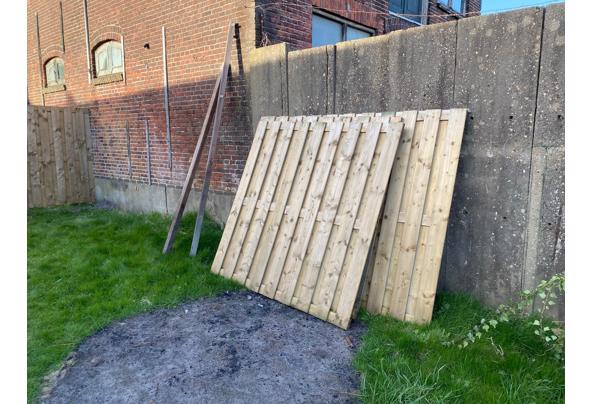 Schutting met palen (hardhout) 10 a 15 meter  - foto-1-gratis-ophalen-schutting