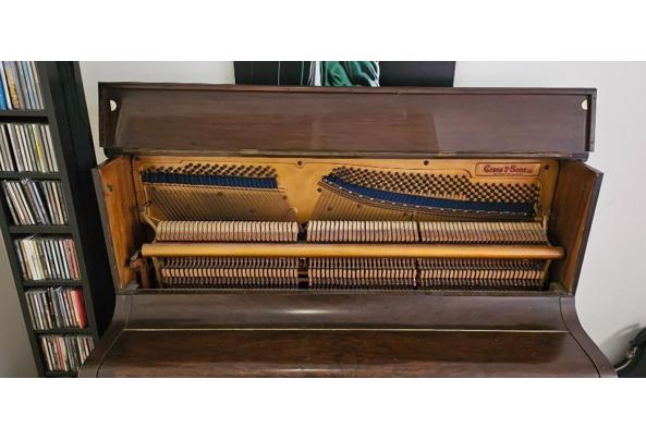 Staande piano - piano2