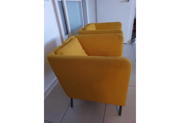 Twee gele fauteuilles - 20201117_163548