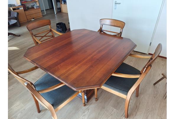 Eethoek kersen met 4 stoelen  - 20250309_115319
