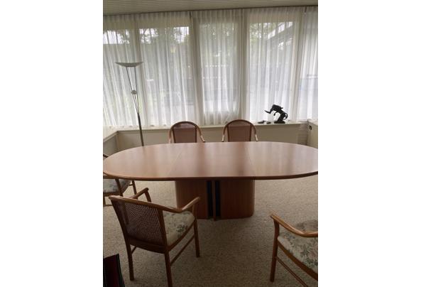 Ovale kersenhouten eettafel, uittrekbaar met 4 bijpassende stoelen - BDACF492-BF8D-4017-A099-86FD38948012_1_105_c