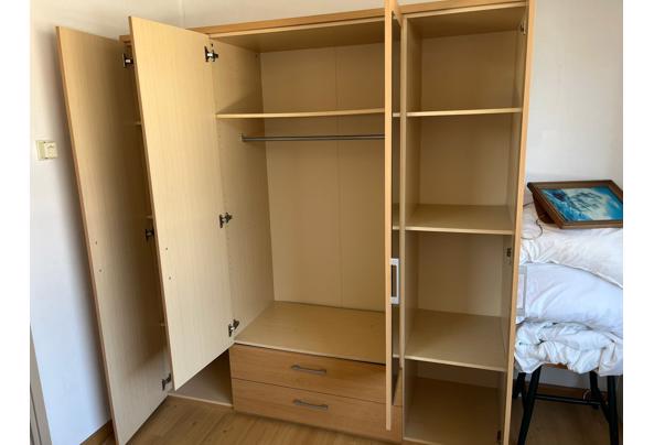 Grote linnenkast met spiegels - Kast1