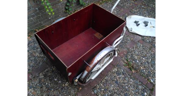 Karretje achter fiets 