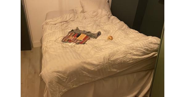 bed: boxspring / bedbodem IKEA 5 jr oud