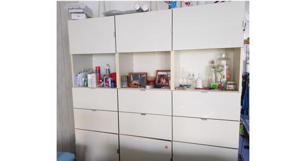 witte Ikea wandkast