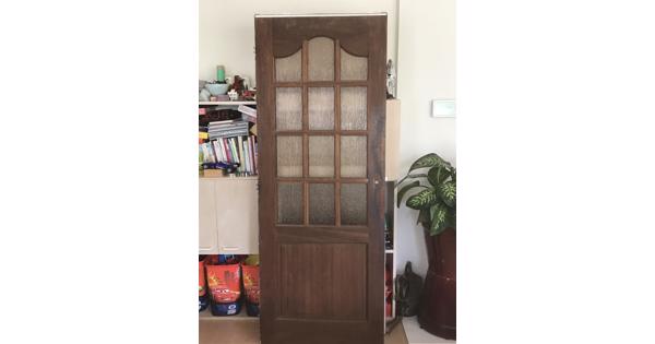 Klassieke hardhouten deur 