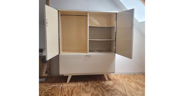 Gratis af te halen vintage / retro jaren 60-70 kastje