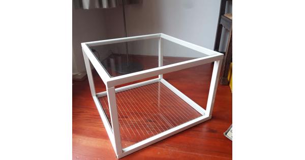 Salontafel met glasplaten