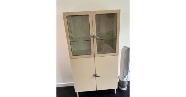 Ziekenhuiskast vintage metaal