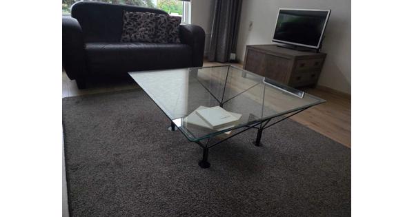 Glazen vierkante salontafel