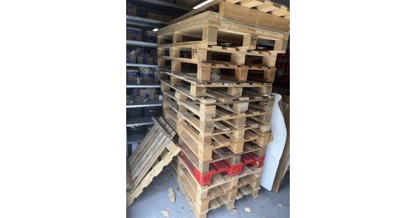 Stapel houten pallets