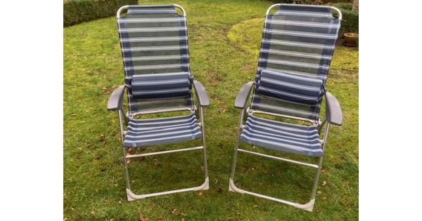 2 tuinstoelen inklapbaar