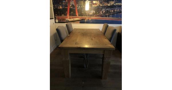 Eiken houten eettafel