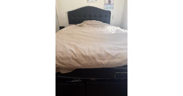 Boxspring 140 200 gelijk op te halen