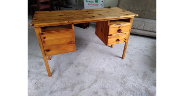 Houten bureautje