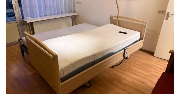 Zorg bed electrisch verstelbaar