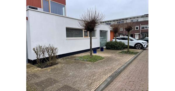 Straatstenen 80 m2 uithalen en meenemen + € 150 erbij