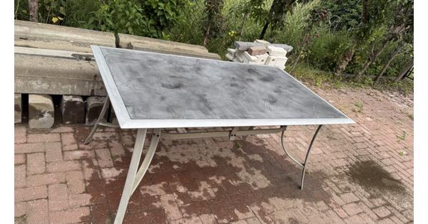 Tuintafel 1,6x0,9x0,71 aluminium betonlook