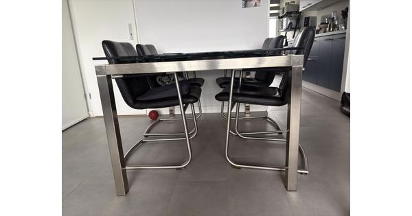 Gratis eetkamertafel